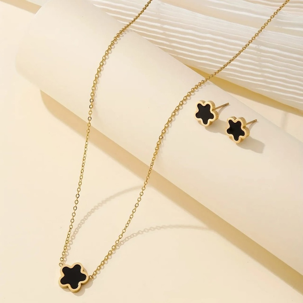 Gold & Black Clover Leaf Stud Earrings And Necklace Set